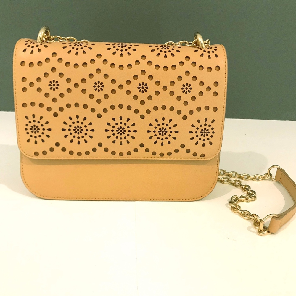 Chelsea28 Cross Body Purse